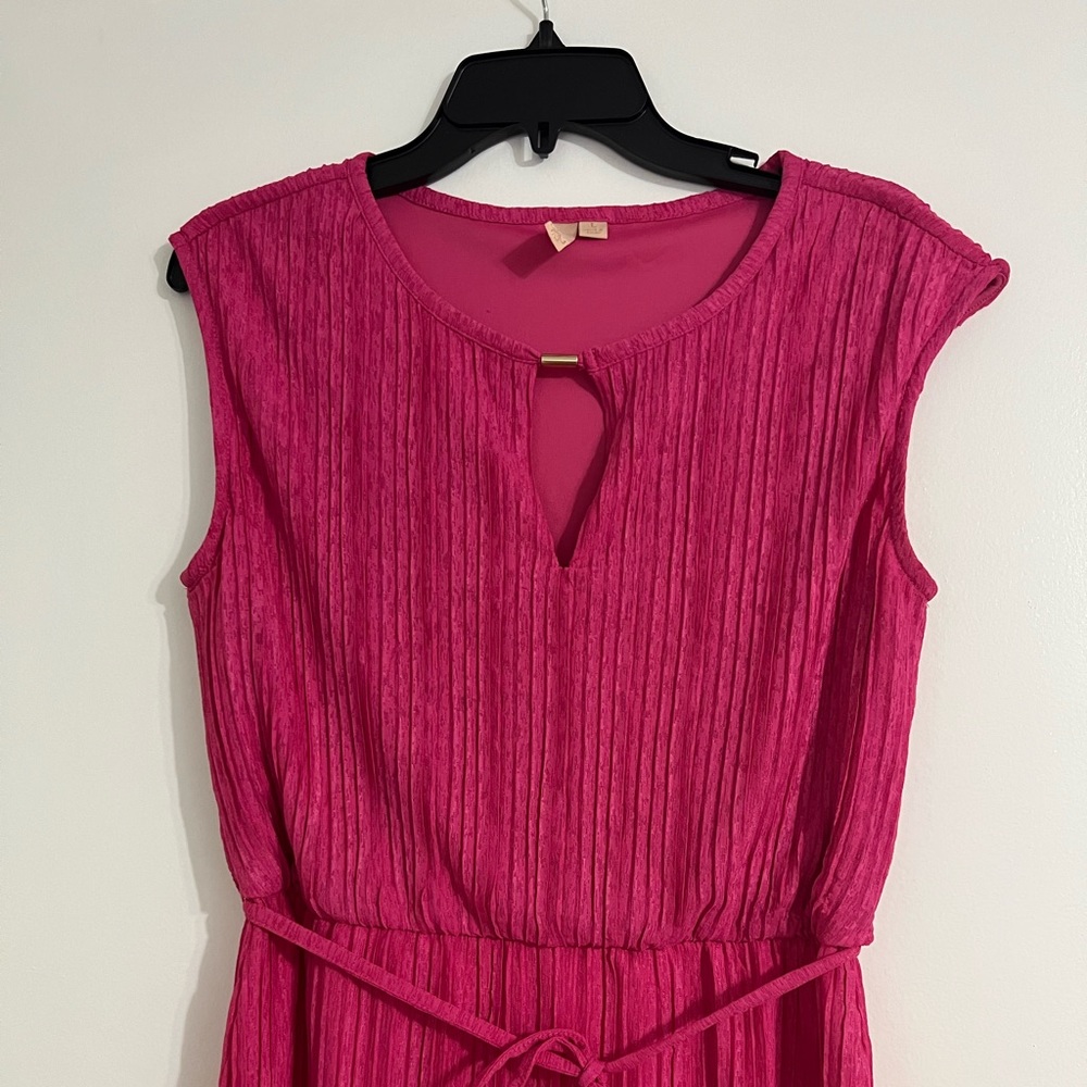 Pink sleeveless dress
